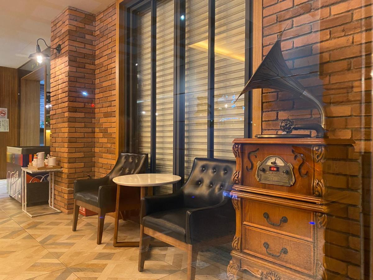 Hua Xiang Hotel -Zouying Kaohsiung Eksteriør billede