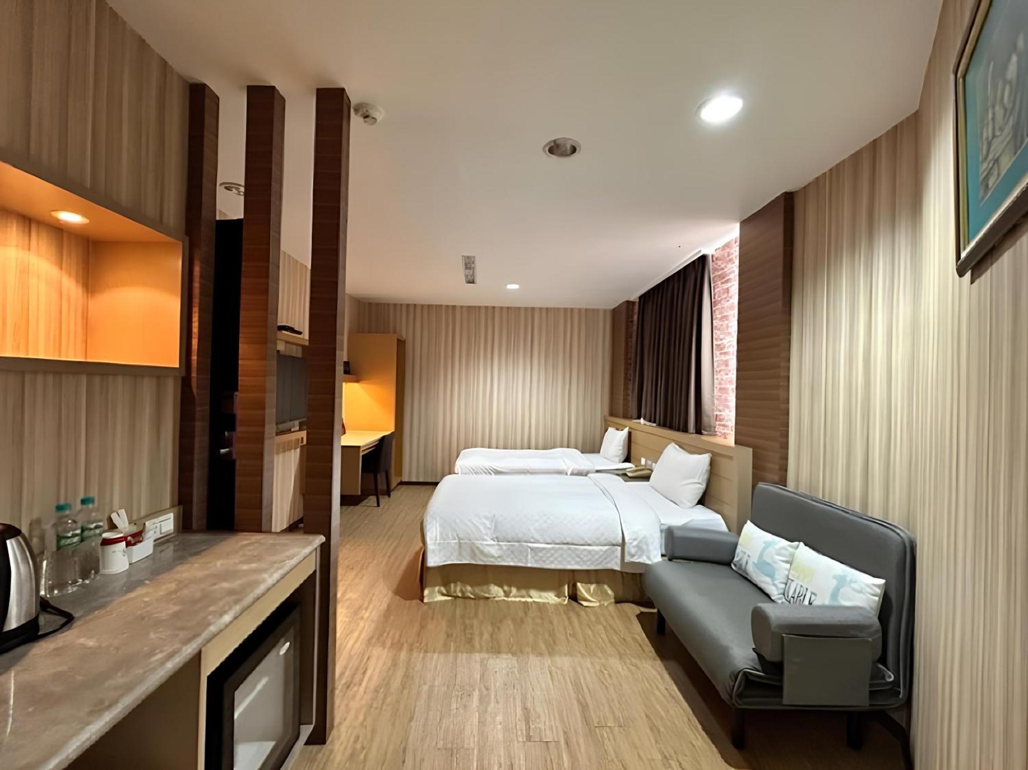 Hua Xiang Hotel -Zouying Kaohsiung Eksteriør billede