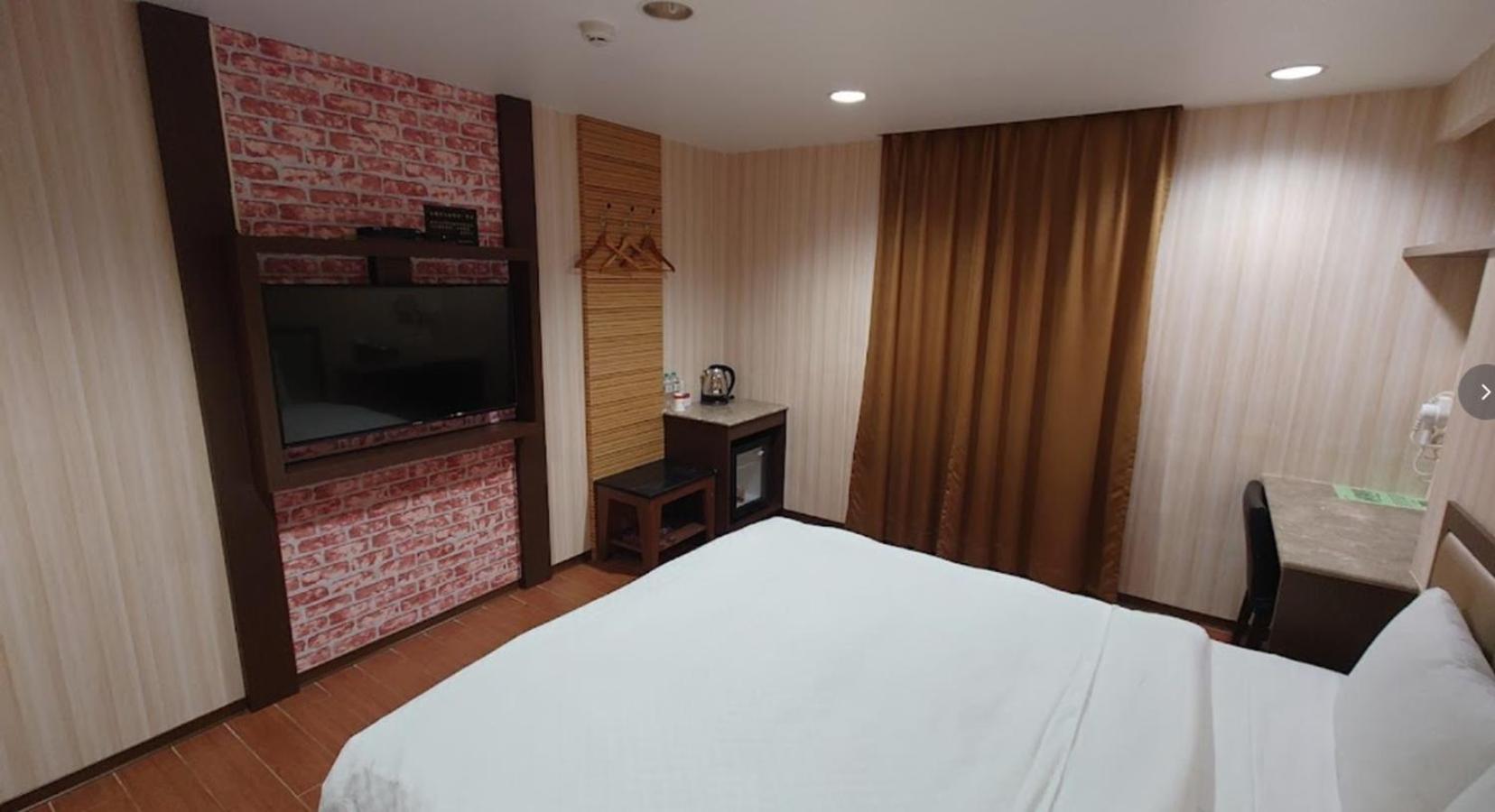 Hua Xiang Hotel -Zouying Kaohsiung Eksteriør billede
