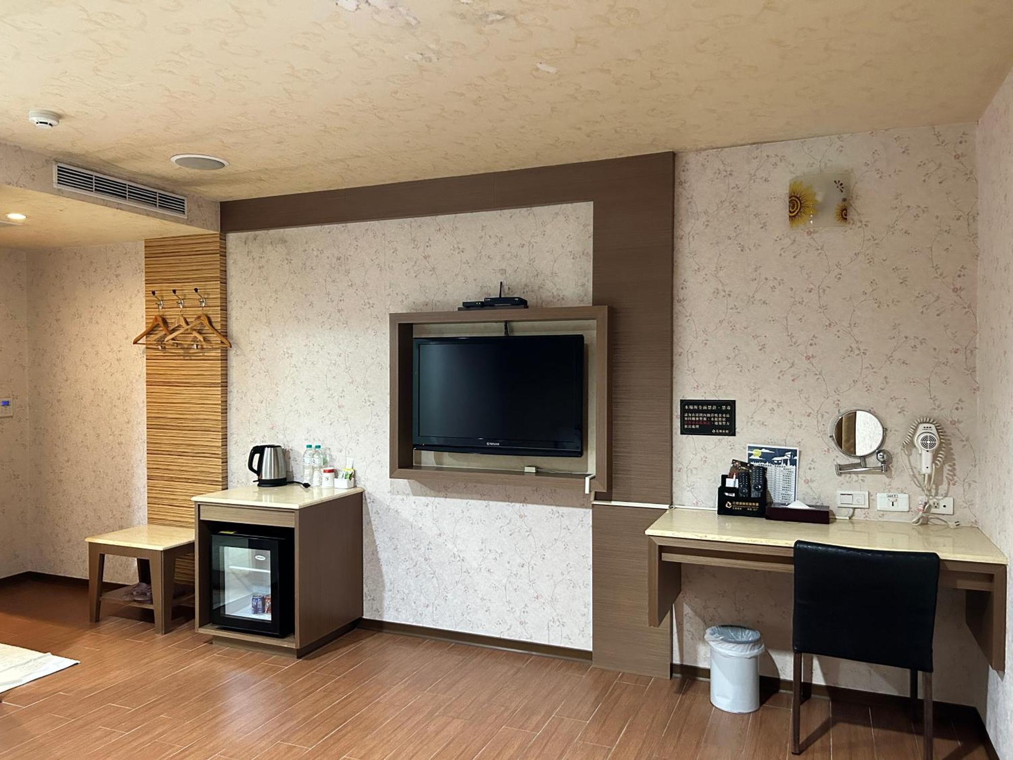 Hua Xiang Hotel -Zouying Kaohsiung Eksteriør billede