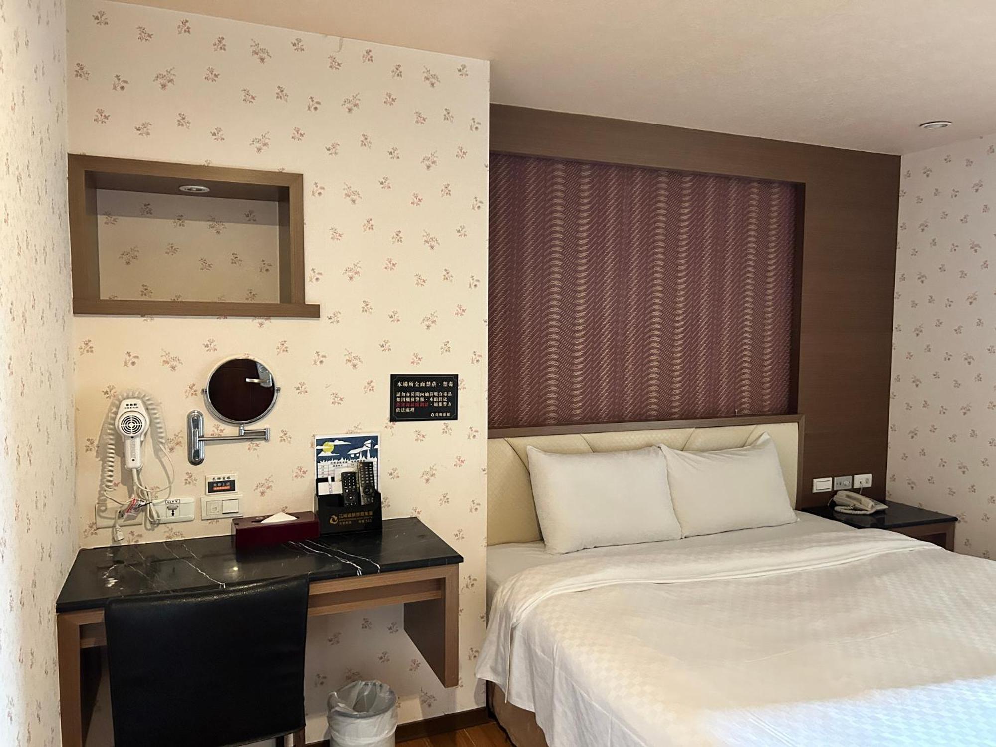 Hua Xiang Hotel -Zouying Kaohsiung Eksteriør billede